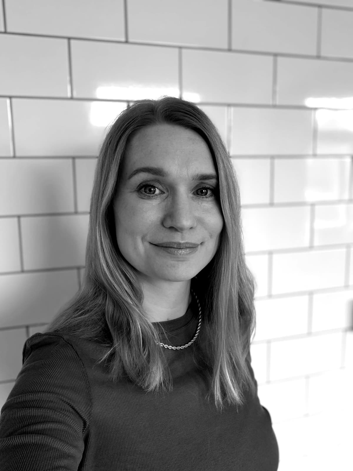 Caroline Norin b&w